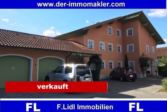 Kirchham: **F. Lidl Immobilien** Mehrfamilienhaus mit Garten -  Kirchham  