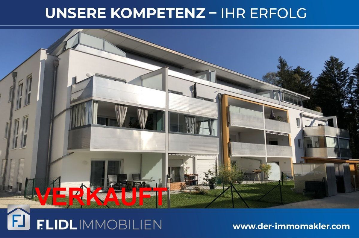 Waldkraiburg: Waldkraiburg Exklusive 3 Zimmerwohnung mit Balkon  im 1.OG 