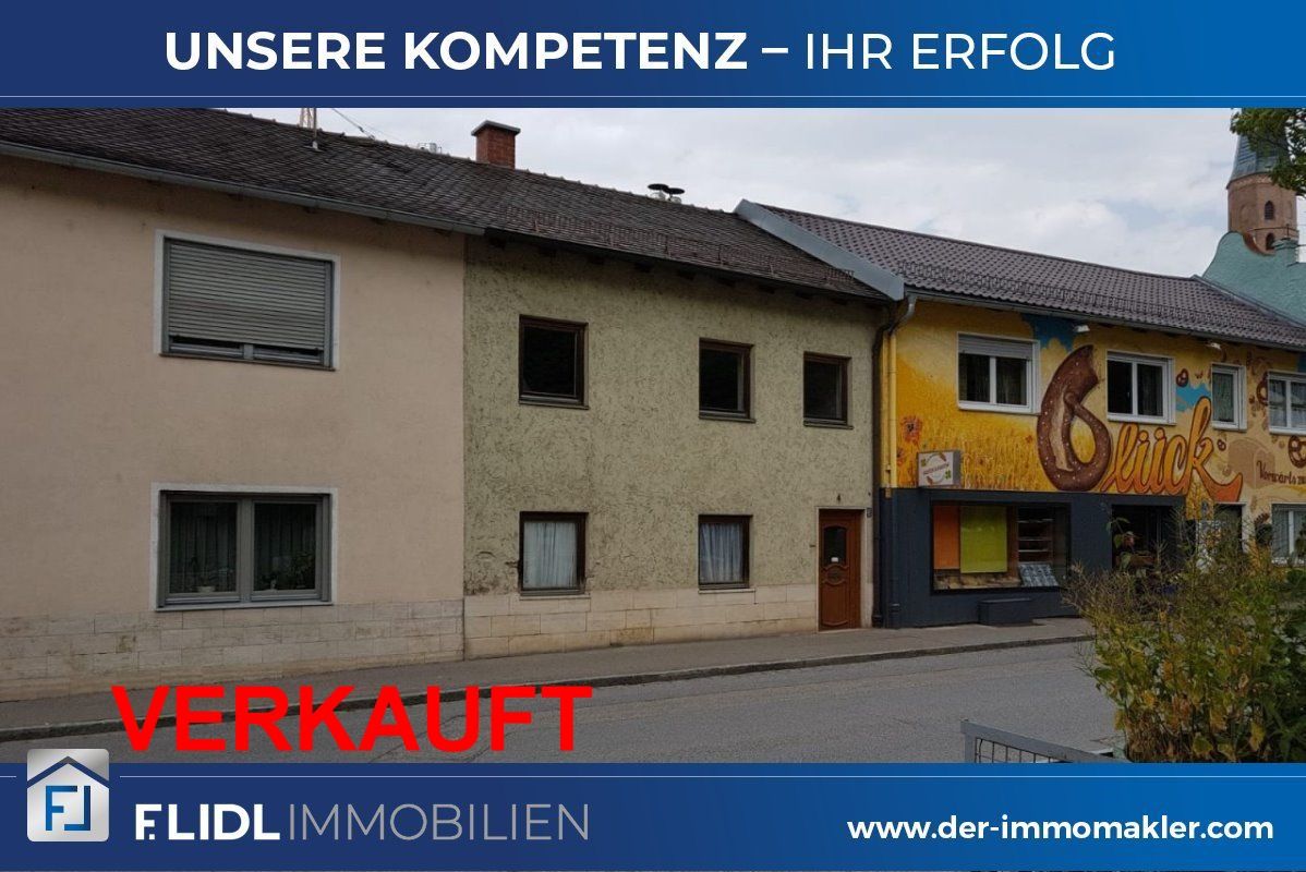 Dingolfing: Stark renovierungsbedürft. Reihenmittelhaus Dingolfing/Stadt  