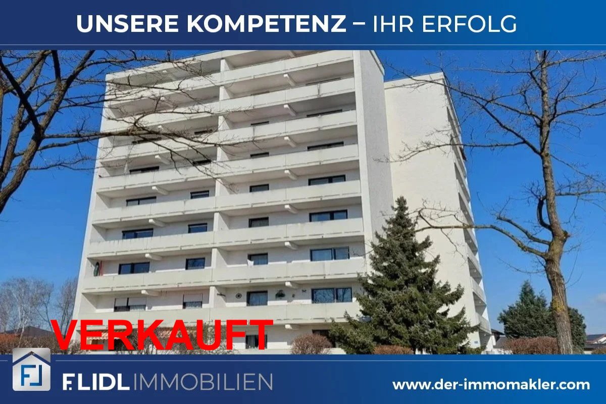 Pocking: Pocking 3 Zimmer Eigentumswohnung 8. Stock mit Balkon 