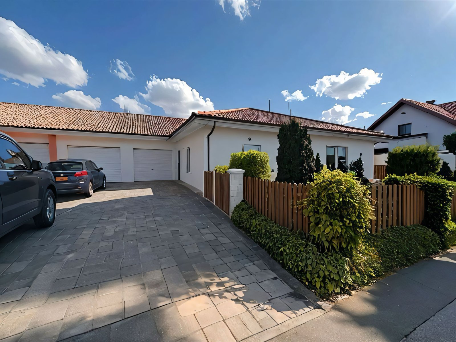 Aidenbach: gepflegter Bungalow mit Terrasse u. Garten 