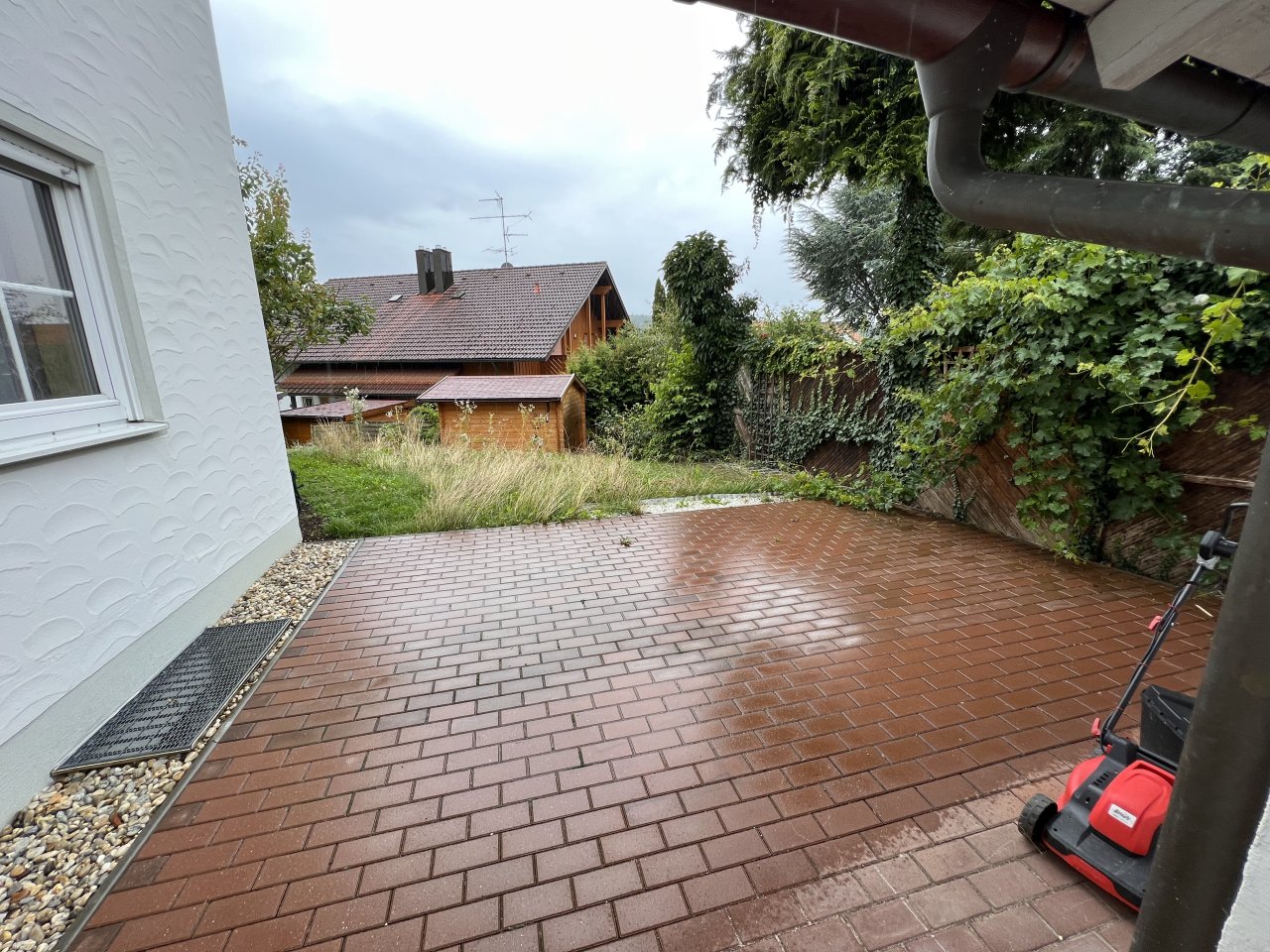 Terrasse mit Gartenanteil