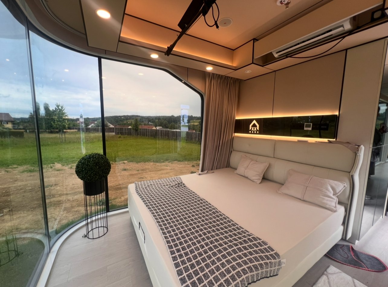 Panorama-Schlafzimmer mit nahtloser Glasfront - Natur inklusive! Panorama-Schlafzimmer mit nahtloser Glasfront - Natur inklusive!